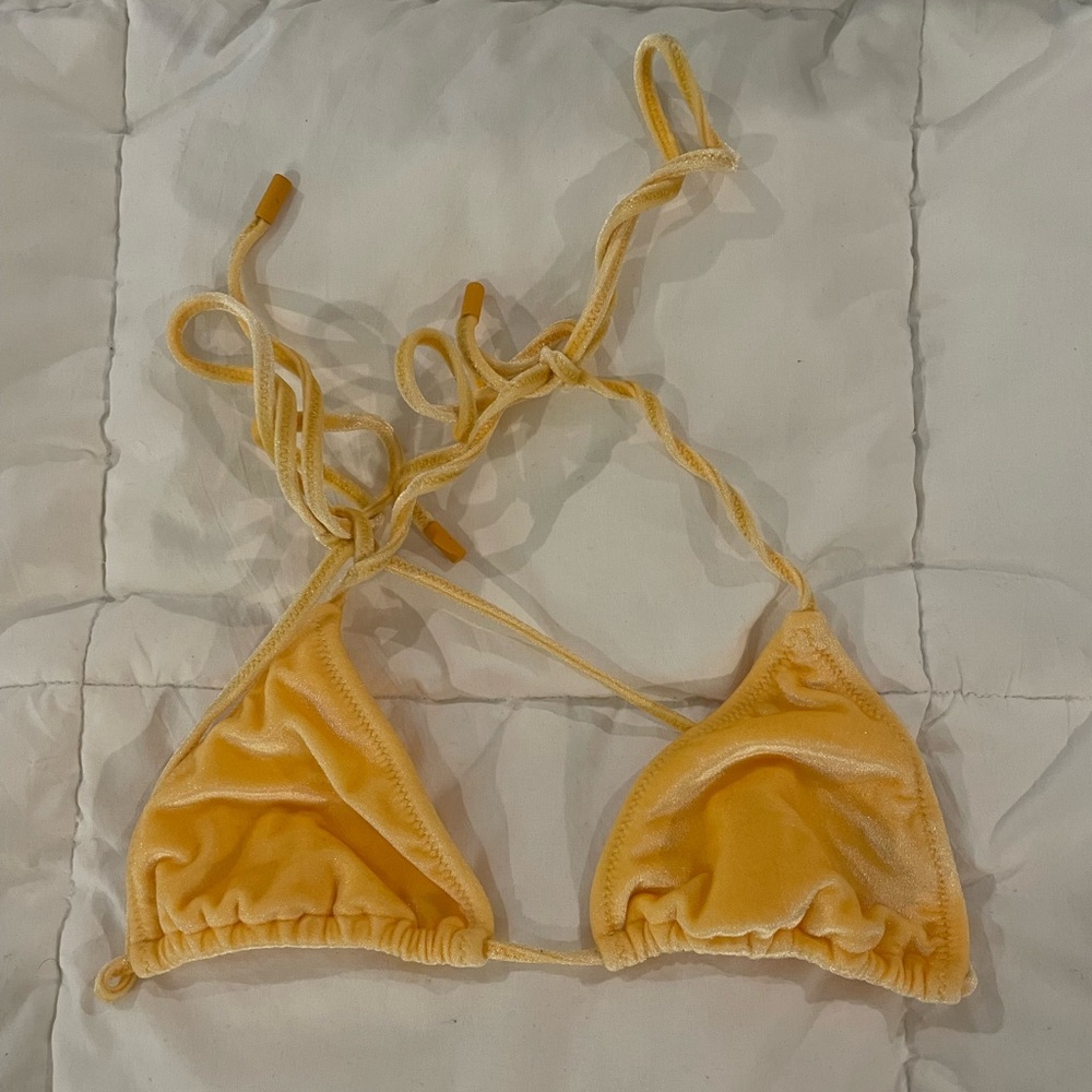 VELVET YELLOW TRIANGL BIKINI TOP (ADJUSTABLE STRAPS)